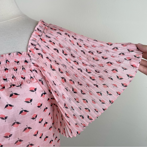 Ann Taylor Light Blush Pink Floral Smocked Short Sleeve Flutter Blouse Top S - Picture 4 of 7